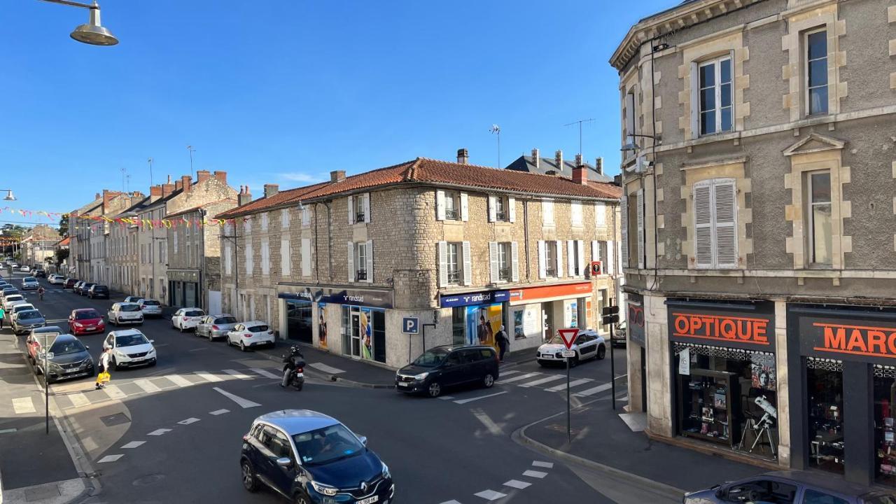 La Mimi, Grand T2 Hyper Centre Ville Fontenay-le-Comte Exterior photo